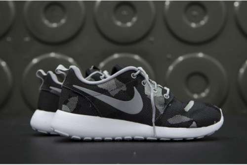 Original Women's NIKE ROSHE ONE JCRD PRINT 845009 001 UK Size 6 (SA 6)  Dark Gray