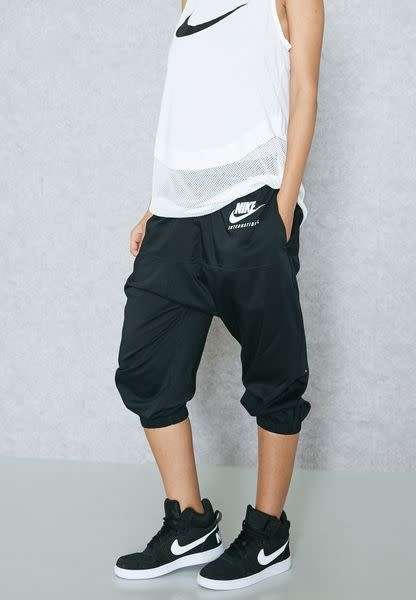 Original Womens NIKE International Capri Pants 833200 010 Size Medium