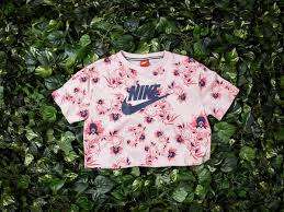 Original Womens NIKE Sportswear CROP Top SS Floral TEE Barely Rose 943334 699 Size Medium