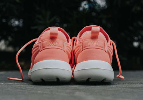 Original Women's NIKE Roshe TWO 844931 600 Atomic Pink/Sail-Turf Size UK 4.5 (SA 4.5)