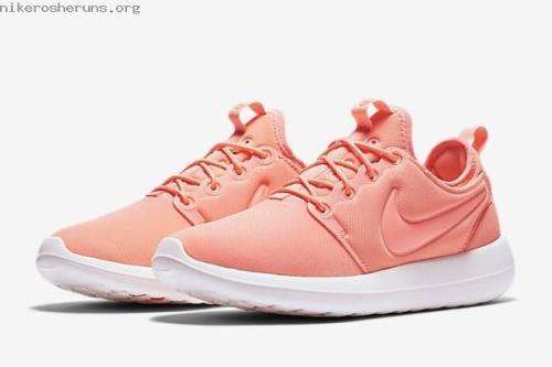 Original Women's NIKE Roshe TWO 844931 600 Atomic Pink/Sail-Turf Size UK 4.5 (SA 4.5)