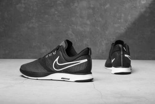 Original Mens Nike Zoom Strike Running Shoes (latest)  AJ0189 001 Black/ White Size UK 12 (SA 12)