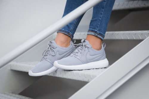 Original Women's NIKE Roshe TWO 844931 001 WOLF GREY Size UK 4.5 (SA 4.5)