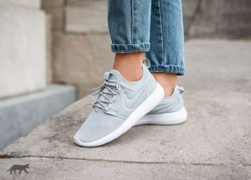 Original Women's NIKE Roshe TWO 844931 001 WOLF GREY Size UK 4.5 (SA 4.5)