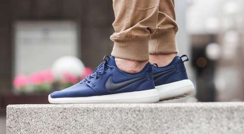 Original Mens NIKE ROSHE TWO MIDNIGHT NAVY SAIL 844656 400 Size UK 11 (SA 11)