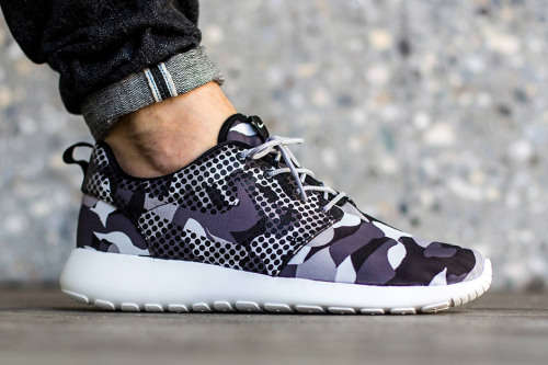 Original Mens NIKE ROSHE One Print Summit White / Cool Grey 655206 100 Size UK 11.5 (SA 11.5)