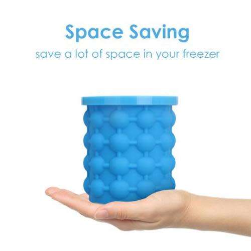 ICE CUBE MAKER