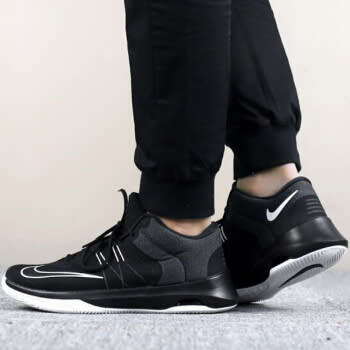 Original Mens Nike Air Versitile II Black/ White 921692 001 Size UK 7 (SA 7)