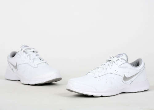 Original Womens NIKE CORE MOTION TR 2 White/ MTL SILVER 749179 100 Size UK 5 (SA 5)