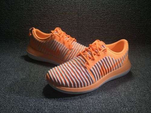 Original Women's NIKE Roshe TWO FLYKNIT 844929 800 PEACH- CREAM Size UK 4.5 (SA 4.5)