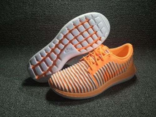 Original Women's NIKE Roshe TWO FLYKNIT 844929 800 PEACH- CREAM Size UK 4.5 (SA 4.5)