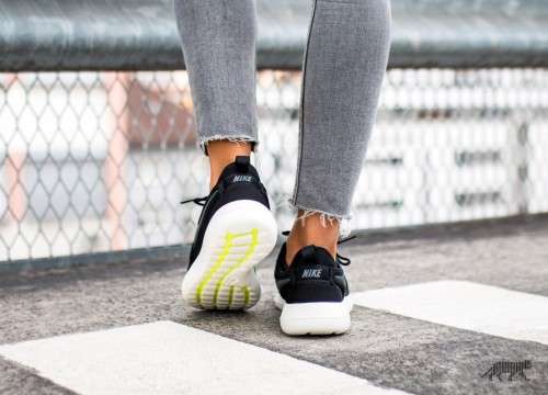 Original Women's NIKE Roshe TWO 844931 002 Black/ Anthracite Size UK 5.5 (SA 5.5)