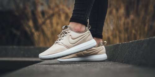 Original Women's NIKE Roshe Two SE (latest) 881188 100 Oatmeal/Khaki White Size UK 4.5 (SA 4.5)