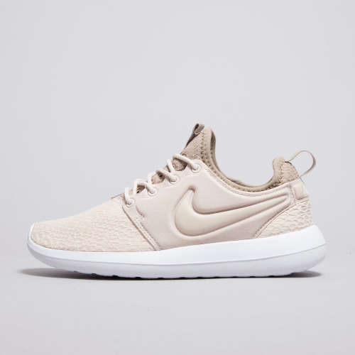 Original Women's NIKE Roshe Two SE (latest) 881188 100 Oatmeal/Khaki White Size UK 4.5 (SA 4.5)