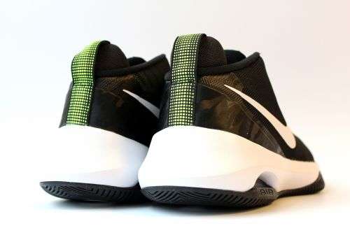 Original Mens NIKE AIR VERSATILE 852431 009 Black/White-VOLT Size UK 9 (SA 9)