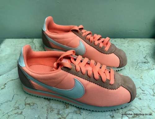 Original Womens NIKE Classic Cortez Nylon Orange Pulse/ Phantom 749864 804 Size UK 4 (SA 4)