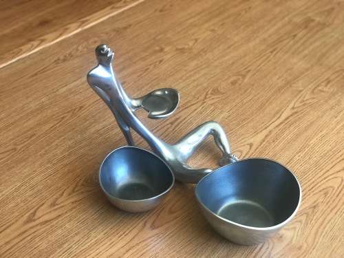 CaRRol BoYeS "Laid Back" Chip and Dip Serving Stand - Preowned