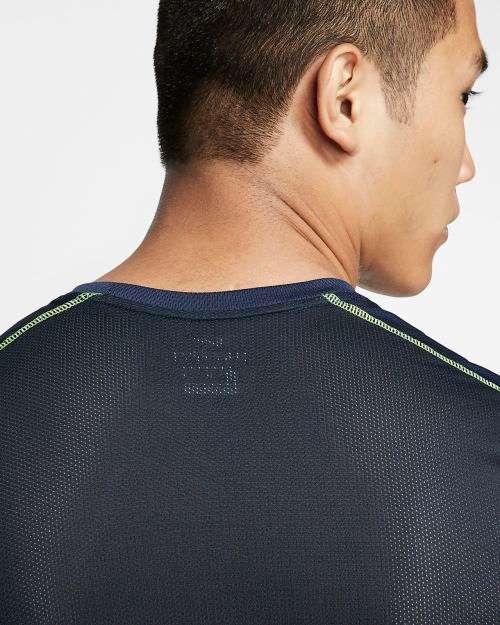 NIKE Men's Dri Fit Breathe Run Sports T-Shirt BV4645 451 Size Large