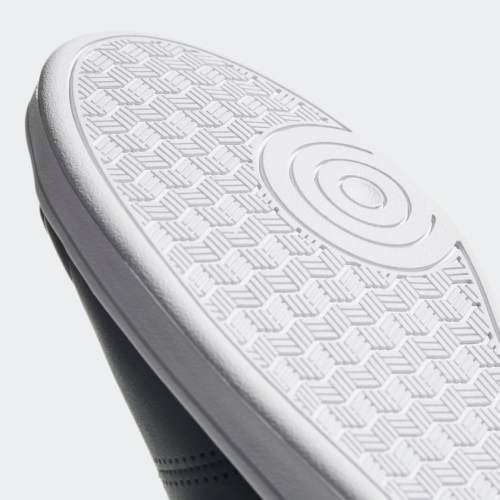 adidas Women's ADVANTAGE CLEAN QT Core Black / Cloud White DB1370 Size UK 5 (SA 5)