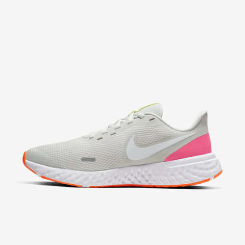 Nike Women's Revolution 5 Platinum Tint / Pink Blast BQ3207 007 Size UK 5.5 (SA 5.5)