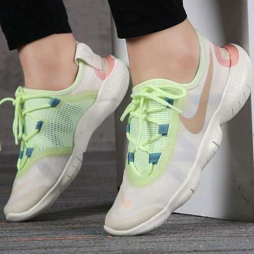 NIKE Women's Free RUN 5.0 2020 Pale Ivory/Shimmer-Sail Size UK 5 (SA 5)
