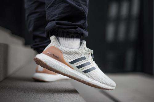 adidas Men's ULTRABOOST 4.0 Show Your Stripes Pearl Tech/ Ash Cloud CM8114 Size UK 10 (SA 10)