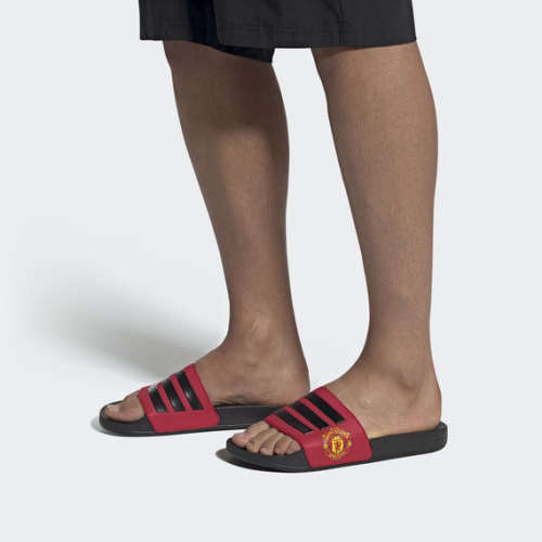 adidas Unisex ADILETTE MANCHESTER UNITED Real Red/ Core Black FW7072 Size UK 9 (SA 9)
