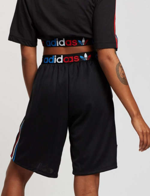 adidas Women`s ADICOLOR TRICOLOR PRIMEBLUE LONG SHORTS GN2934 Size Large