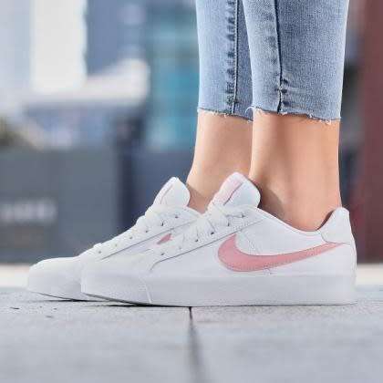 Nike Women`s Court Royale AC White/ Bleached Coral AO2810 107 Size UK 5.5 (SA 5.5)