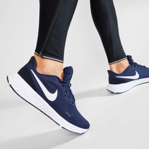 Nike Men`s REVOLUTION 5 Midnight Navy/ White BQ3204 400 Size UK 10 (SA 10)