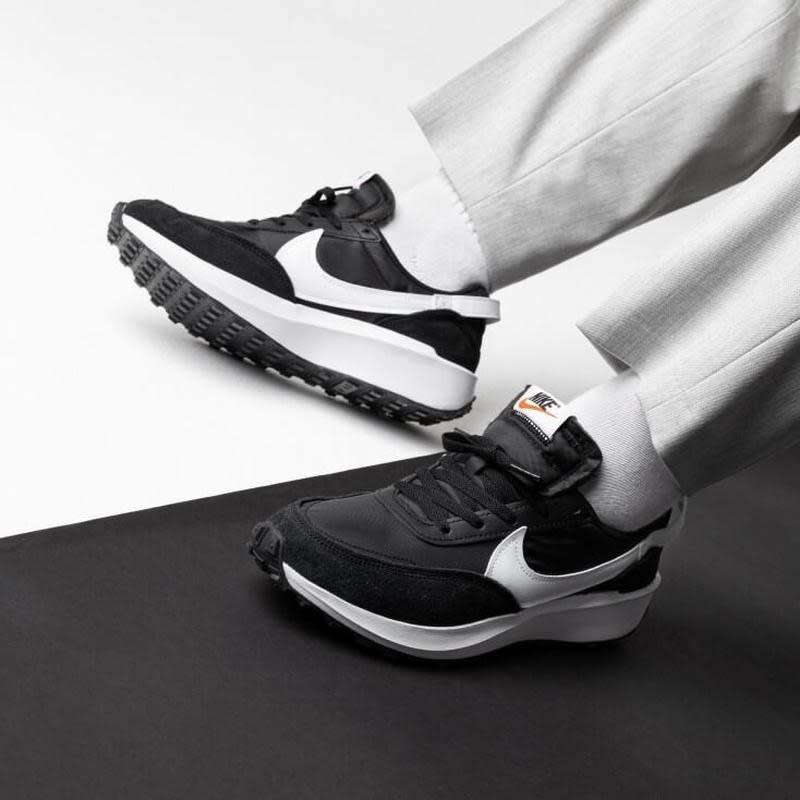 Nike Men`s Waffle Debut Black/ White DH9522 001 Size UK 12 (SA 12)
