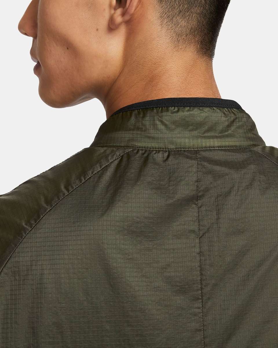 Nike Men`s Sportswear Tech Therma-FIT Loose Insulated Jacket Cargo Khaki FB7858 325 Size Medium