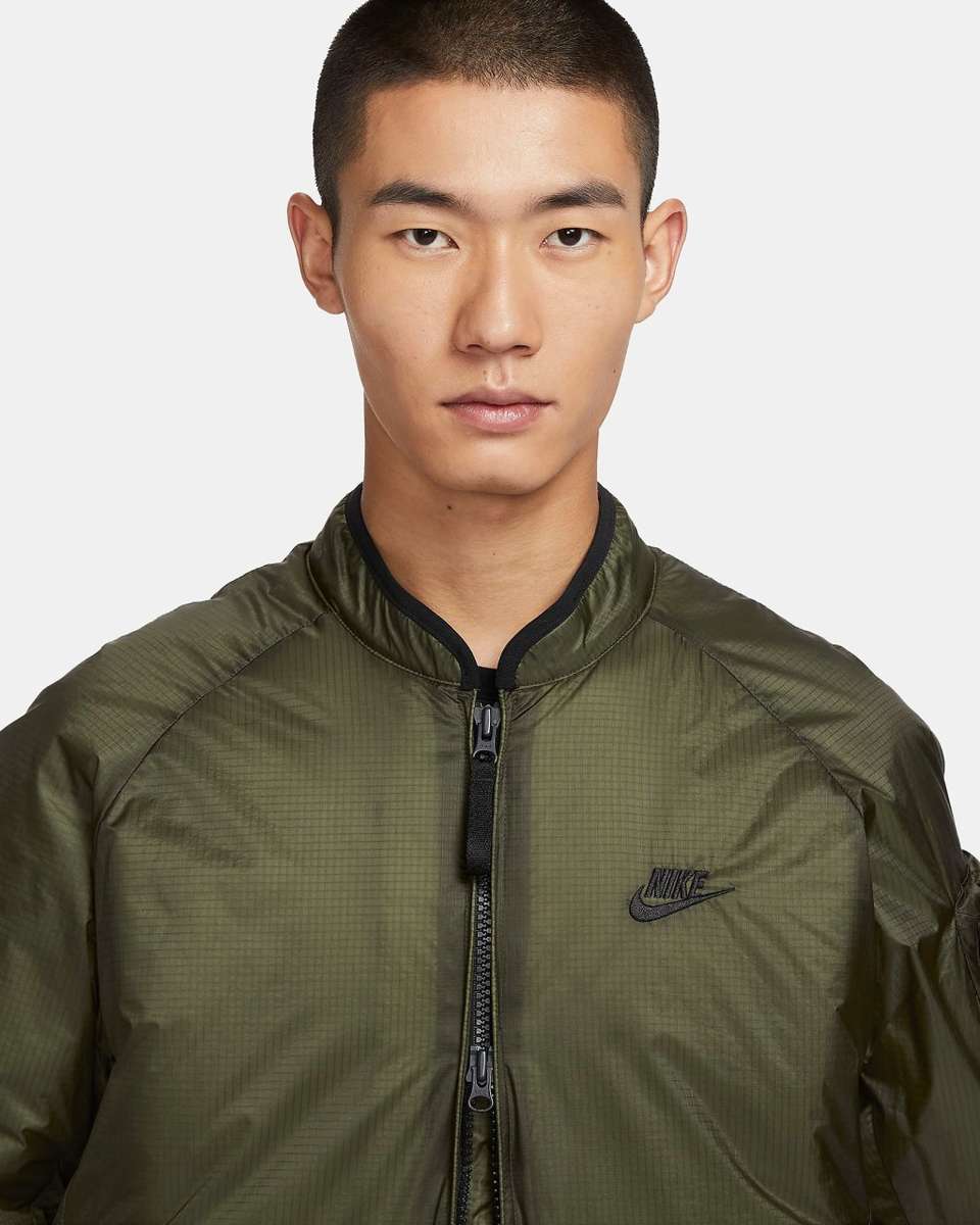 Nike Men`s Sportswear Tech Therma-FIT Loose Insulated Jacket Cargo Khaki FB7858 325 Size Medium