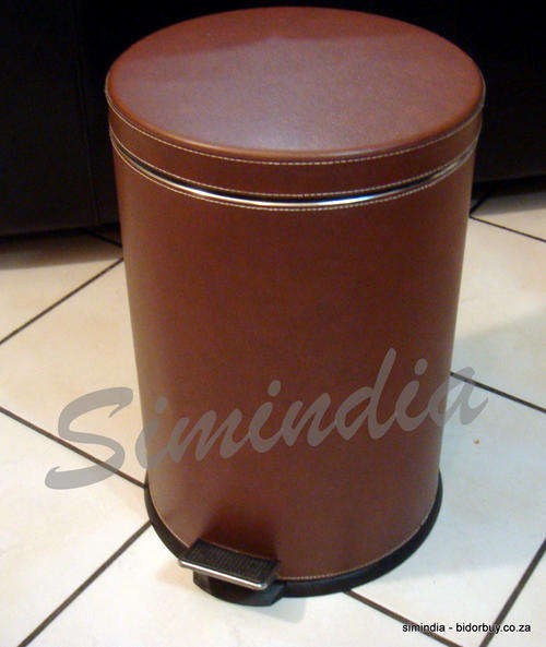 New Arrival 20 Litre's ROUND shaped Step/Pedal Trash Bin, Leatherettel with additional Inner Pail