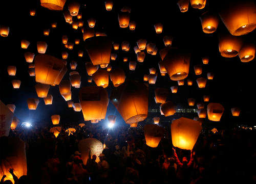 White Colour Chinese Sky Lanterns for Birthday Parties, Wedding etc