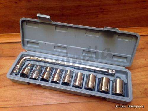 10 Pc Socket Wrench Set - In a box