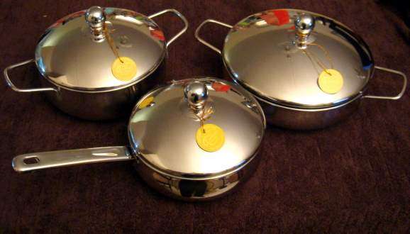 6 PIECES STAINLESS STEEL, HEAVY BOTTOM COOKWARE SET WITH STAINLESS LID.