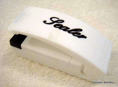 just slide SUPER SEALER across bags to seal in freshness.