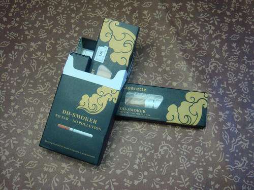 SMOKE IN OPEN NOW WITH DH smoker no tar- no pollution  e-cigar  with 10 refills and usb charger