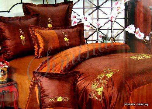 Elegant   imported  6 PCS Embroidered  queen silk Duvet Set