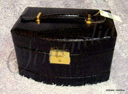 New arrivals   metallic black Color,faux croc leather ,quailty lockable jewlery and cosmetic box...