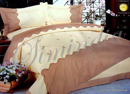 EMBROIDRED COTTON 6 PEICE QUEEN SIZE AND DUVET COVER SET