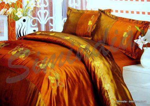 Elegant   imported  8 PCS Embroidered  queen silk Duvet Set includes curtains