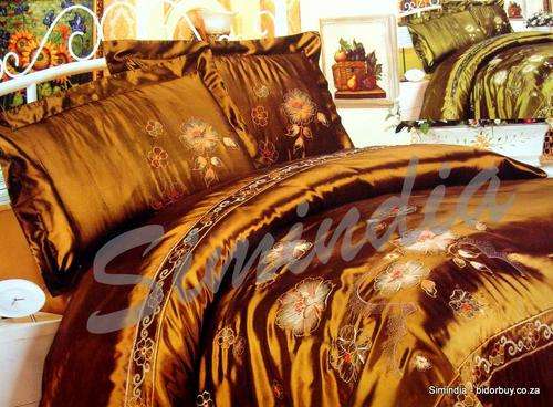 Elegant   imported  8 PCS Embroidered  queen silk Duvet Set includes curtains