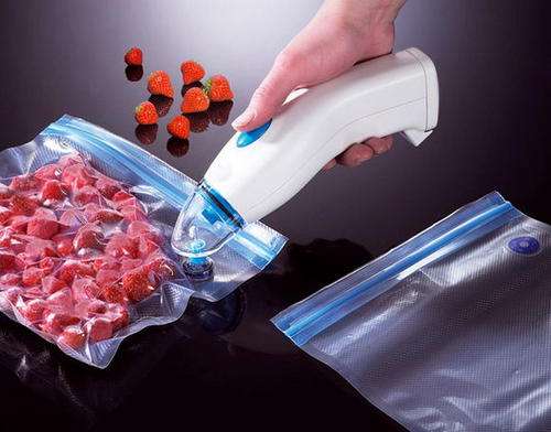 Handy Vacuum Sealer keeps freshness with vacuum seal