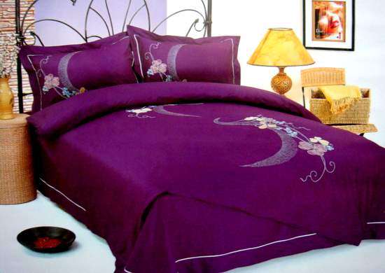 Elegant   imported   Embroidered  silk Duvet Set (6 Piece Queen Size)*****