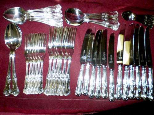 44 PIECE KINGS PATTERN EPNS CUTLERY SET