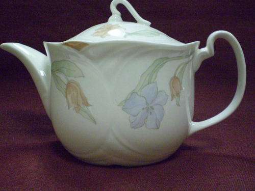 21 PIECE ROYAL ALBERT TEA SET - "FANTASIA " PATTERN