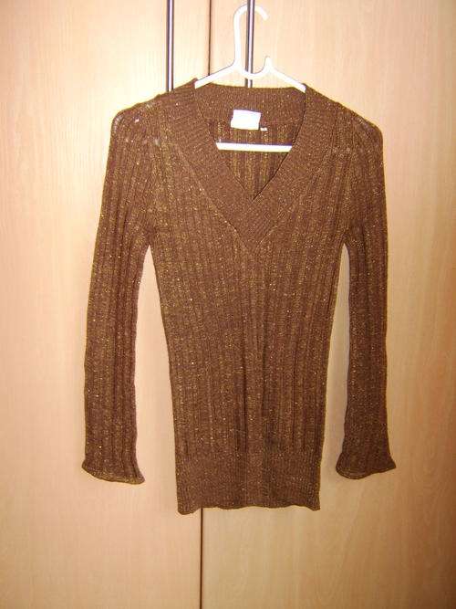 Metallic V-neck knit Size 10