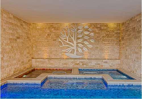 SEASONS SPORTS & SPA ( North West): 3 bed 8 : 22nd - 26th May 2017 ( 4 nights)